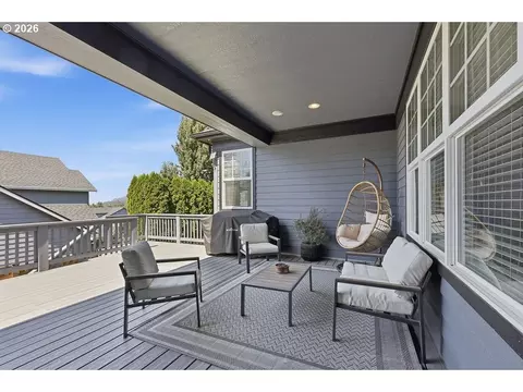 Exterior - 2298 37th St, Springfield, OR 97477 photo 3 of 8
