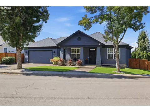Exterior - 2298 37th St, Springfield, OR 97477 photo 2 of 8