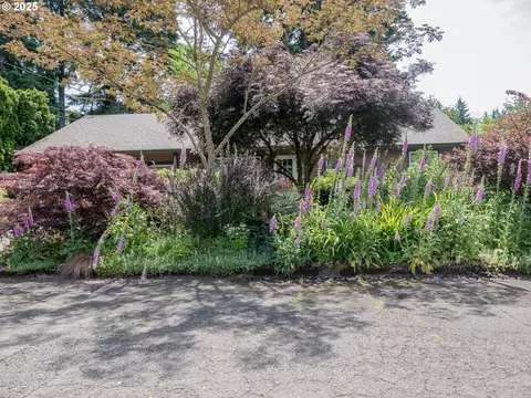 17758 SE Washington St, Portland, OR 97233