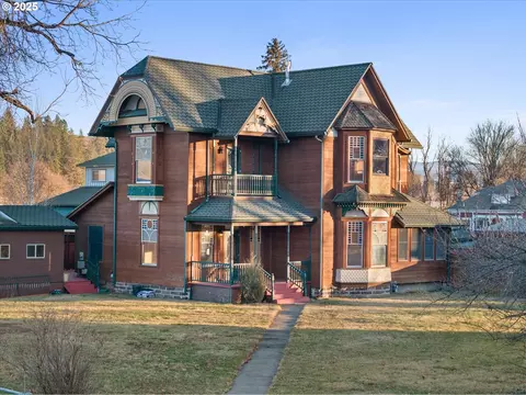 155 N 6th Ave, Elgin, OR 97827