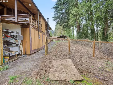 Exterior - 41051 SE Coalman Rd, Sandy, OR 97055 photo 6 of 9