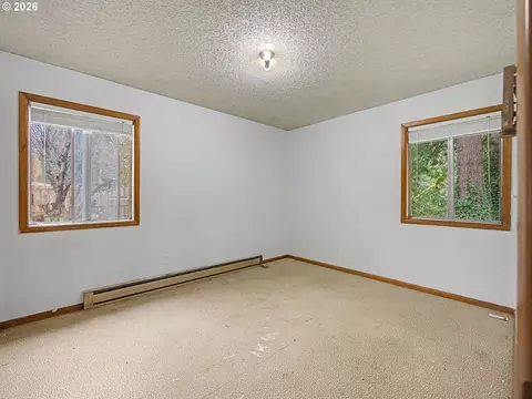 Bedroom - 41051 SE Coalman Rd, Sandy, OR 97055 photo 1 of 7