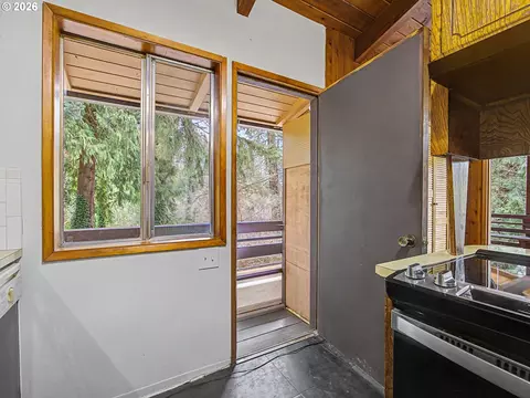 Entry Way - 41051 SE Coalman Rd, Sandy, OR 97055 photo 1 of 2