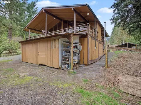 Exterior - 41051 SE Coalman Rd, Sandy, OR 97055 photo 7 of 9
