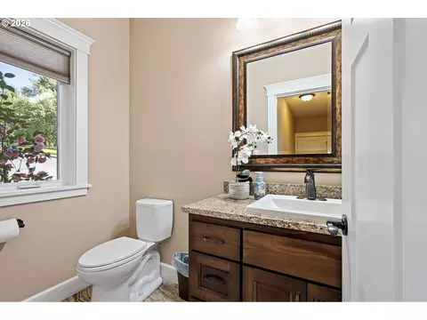 Bath - 86404 Bailey Hill Rd, Eugene, OR 97405 photo 4 of 6