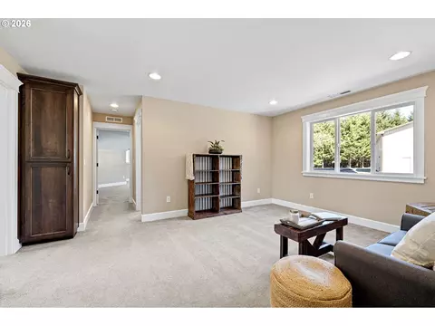 Living - 86404 Bailey Hill Rd, Eugene, OR 97405 photo 4 of 5
