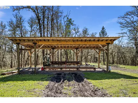 Exterior - 86404 Bailey Hill Rd, Eugene, OR 97405 photo 9 of 9