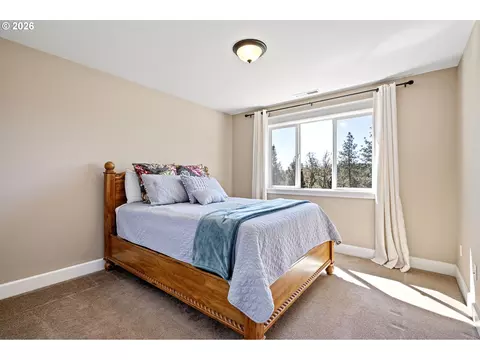 Bedroom - 86404 Bailey Hill Rd, Eugene, OR 97405 photo 3 of 5