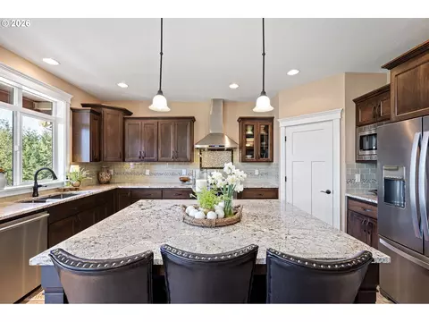 Kitchen - 86404 Bailey Hill Rd, Eugene, OR 97405 photo 1 of 2