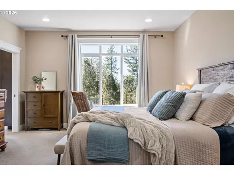 Bedroom - 86404 Bailey Hill Rd, Eugene, OR 97405 photo 2 of 5