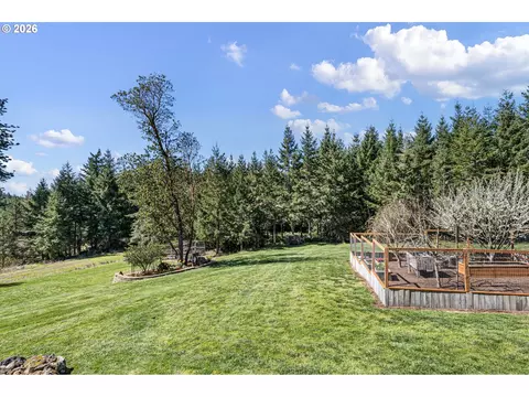 Exterior - 86404 Bailey Hill Rd, Eugene, OR 97405 photo 6 of 9