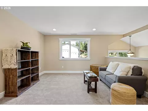 Living - 86404 Bailey Hill Rd, Eugene, OR 97405 photo 5 of 5