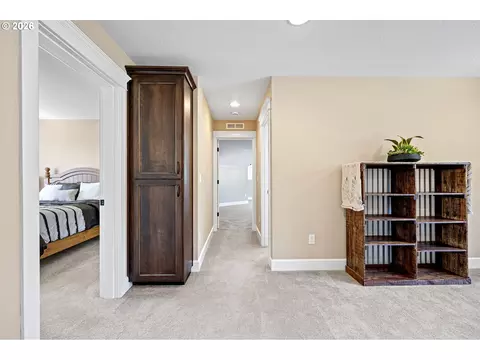 Entry Way - 86404 Bailey Hill Rd, Eugene, OR 97405 photo 3 of 3