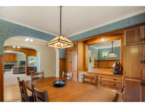 Dining - 1949 Graham Dr, Eugene, OR 97405 photo 2 of 2