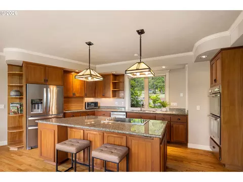 Kitchen - 1949 Graham Dr, Eugene, OR 97405 photo 4 of 8