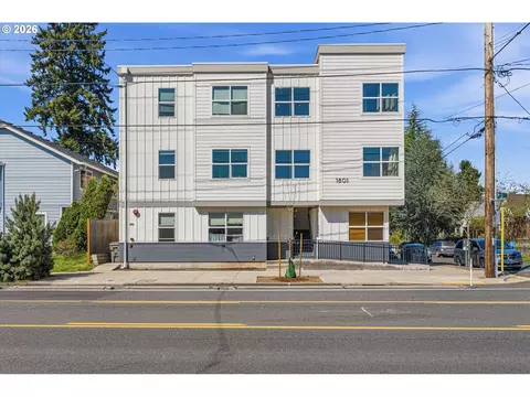 1801 N Rosa Parks Way #201, Portland, OR 97217