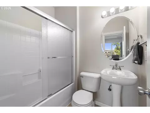 Bath - 826 NW Council Dr, Gresham, OR 97030 photo 2 of 4