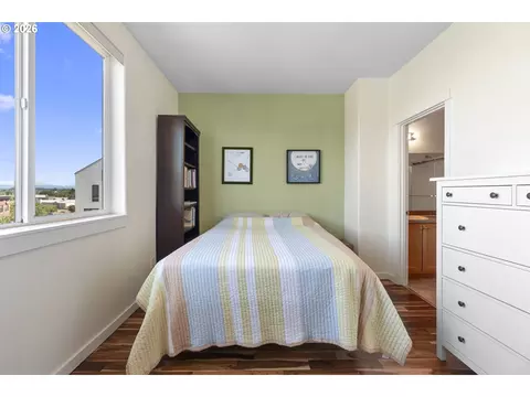 Bedroom - 826 NW Council Dr, Gresham, OR 97030 photo 4 of 6