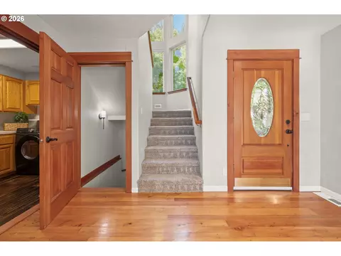 Entry Way - 2262 Todd St, Eugene, OR 97405 photo 1 of 4