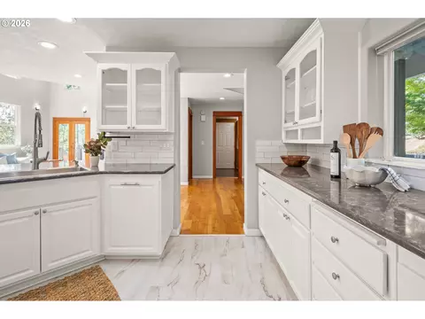 Kitchen - 2262 Todd St, Eugene, OR 97405 photo 5 of 5