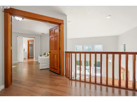 Entry Way - 2262 Todd St, Eugene, OR 97405 photo 3 of 4