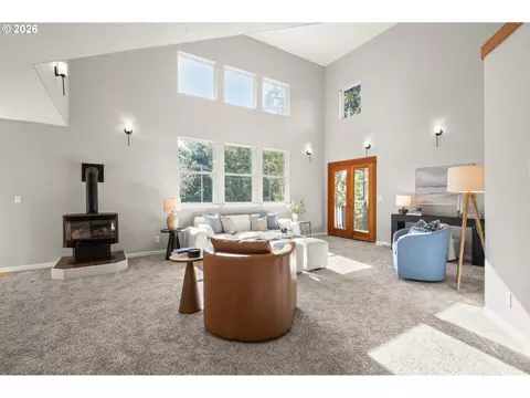 Living - 2262 Todd St, Eugene, OR 97405 photo 2 of 6