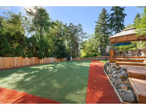 Exterior - 2262 Todd St, Eugene, OR 97405 photo 7 of 8