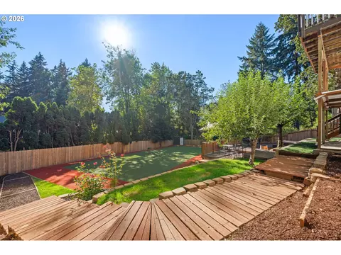 Exterior - 2262 Todd St, Eugene, OR 97405 photo 6 of 8