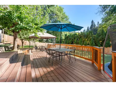 Exterior - 2262 Todd St, Eugene, OR 97405 photo 5 of 8