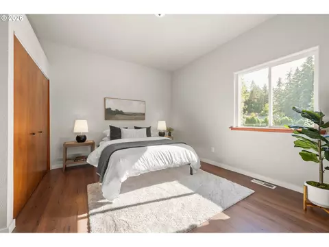 Bedroom - 2262 Todd St, Eugene, OR 97405 photo 4 of 8