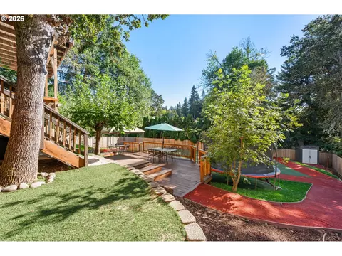 Exterior - 2262 Todd St, Eugene, OR 97405 photo 4 of 8