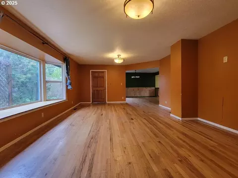 Living - 2910 SE Hillyard Rd, Gresham, OR 97080 photo 1 of 6