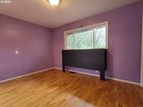 Bedroom - 2910 SE Hillyard Rd, Gresham, OR 97080 photo 2 of 6