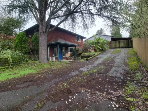 Exterior - 2910 SE Hillyard Rd, Gresham, OR 97080 photo 7 of 8