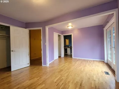Bedroom - 2910 SE Hillyard Rd, Gresham, OR 97080 photo 3 of 6