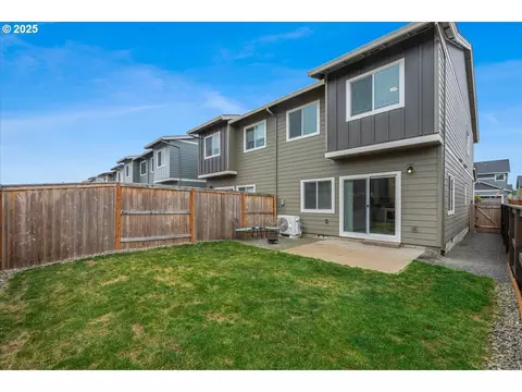 Exterior - 2856 S Nectarine St, Cornelius, OR 97113 photo 4 of 7