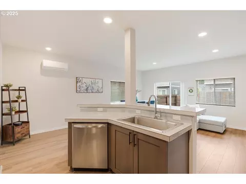 Kitchen - 2856 S Nectarine St, Cornelius, OR 97113 photo 5 of 5