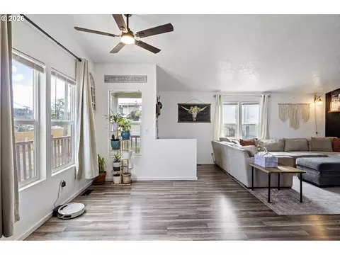 426 Cedar St, Yoncalla, OR 97499 photo 7