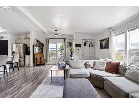 426 Cedar St, Yoncalla, OR 97499 photo 5