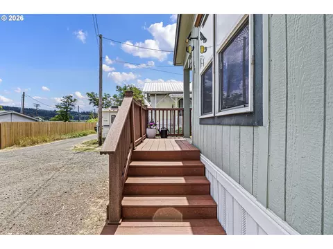 426 Cedar St, Yoncalla, OR 97499 photo 36