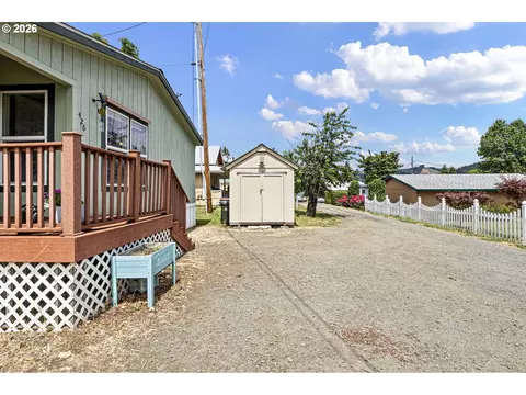 426 Cedar St, Yoncalla, OR 97499 photo 41