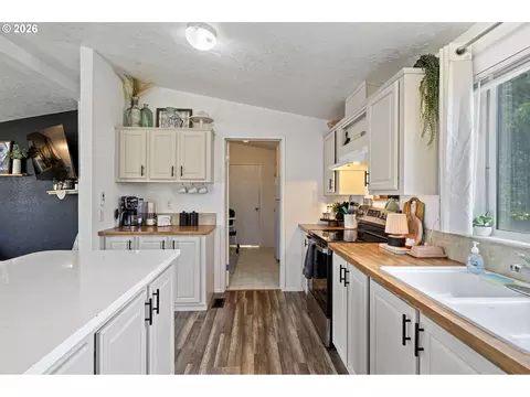 426 Cedar St, Yoncalla, OR 97499 photo 10