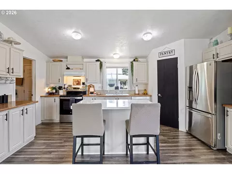 426 Cedar St, Yoncalla, OR 97499 photo 8