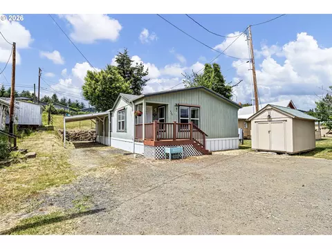 426 Cedar St, Yoncalla, OR 97499