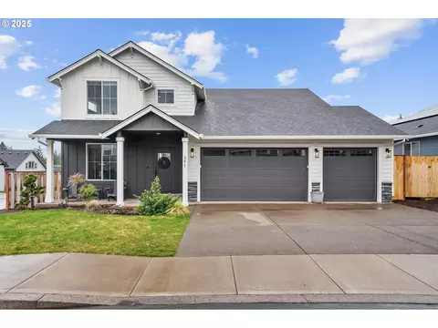 1271 NE Moore Ave, Estacada, OR 97023