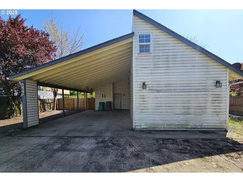 265 S Olive St, Yamhill, OR 97148