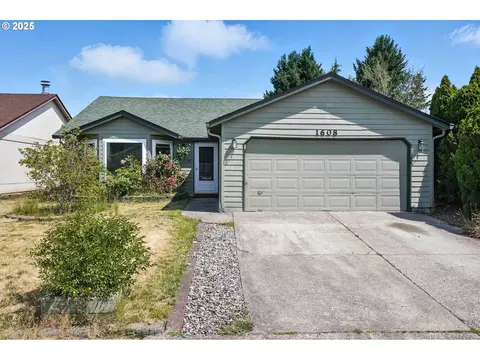 1608 NW 3rd St, Battle Ground, WA 98604