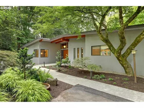 4304 SW 36th Pl, Portland, OR 97221