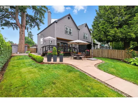 639 2nd St, Lake Oswego, OR 97034