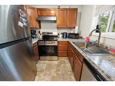 Kitchen - 461 S Downing St, Seaside, OR 97138 photo 1 of 1
